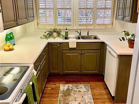 5th image of 2556 Defoors Ferry Rd NW