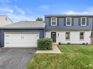 1572 Andover Ave, Saint Charles, IL 60174