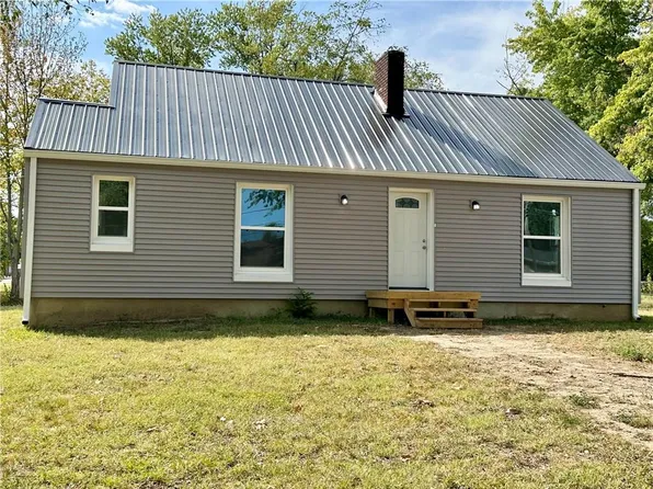 114 S High St, Butler, MO 64730