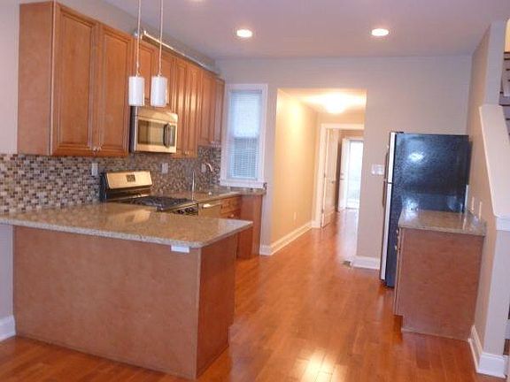 4th image of 530 N 15th St #1