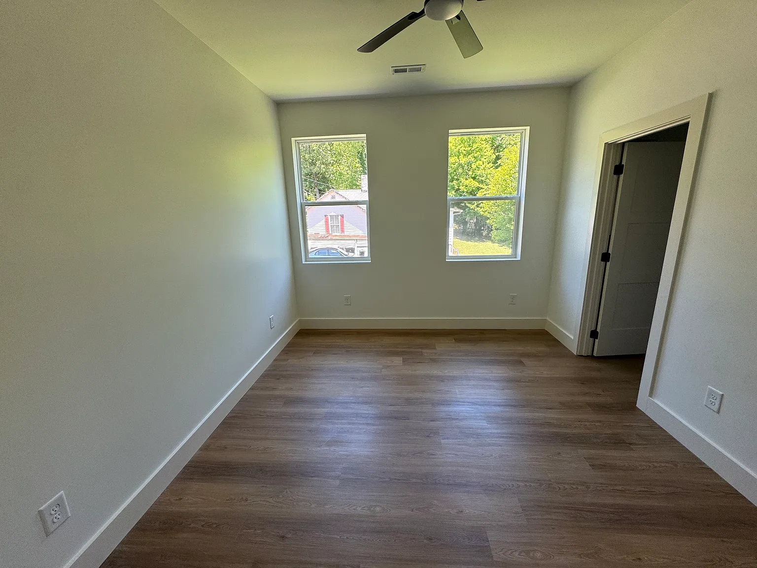 2816 Nichols Ave — Photo 4