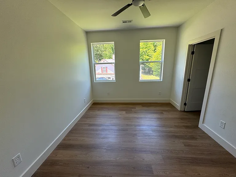 2816 Nichols Ave — Photo 4