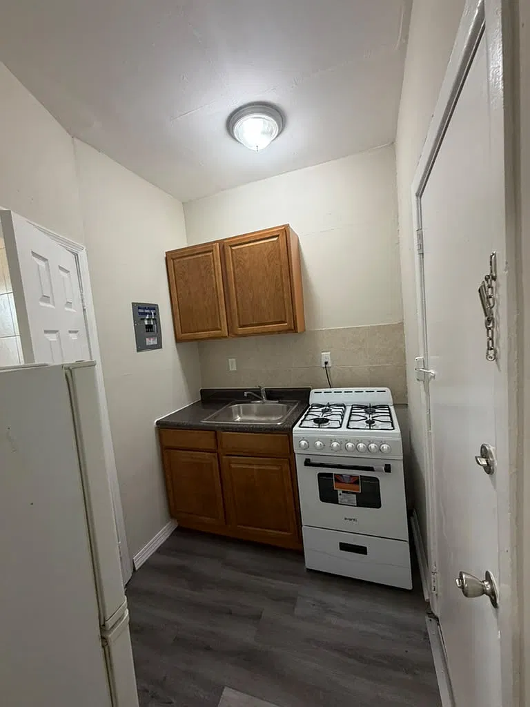 Studio, $1,350 — Photo 1