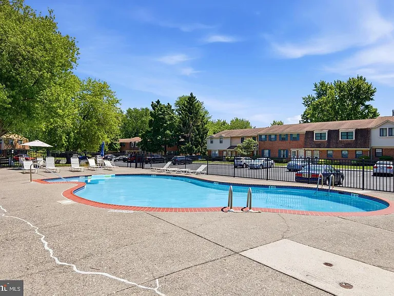 1155 York Rd #B12 — Photo 4