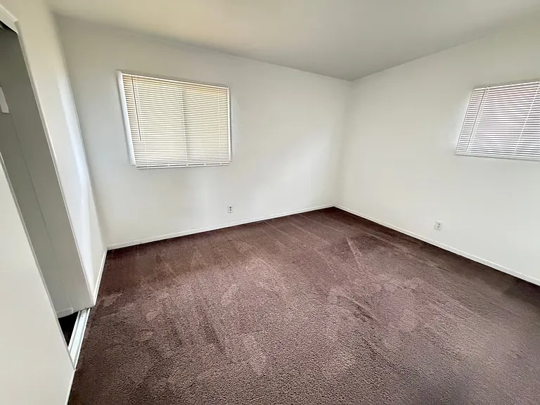 517 Palm Dr — Photo 9