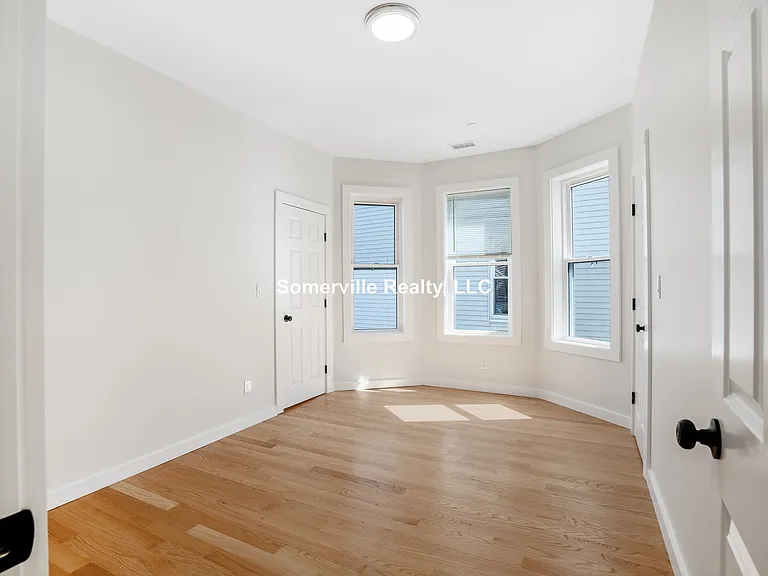27 Linden St #1 — Photo 10