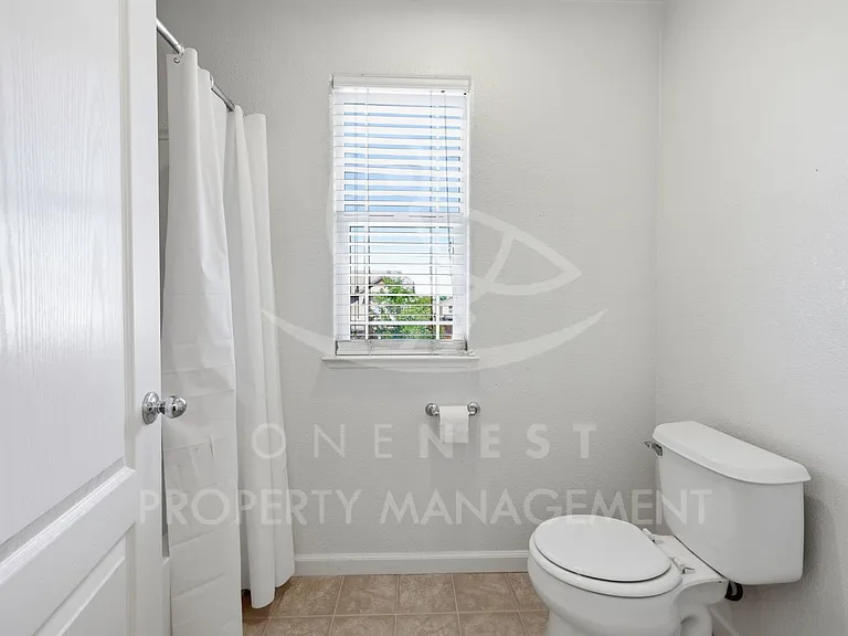 2708 Woodfield Way — Photo 32