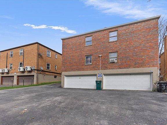 4th image of 3069 Glenmore Ave
