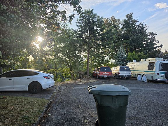 3rd image of 312 W 3rd St
