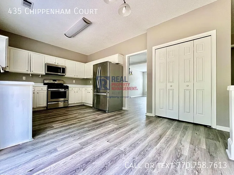 435 Chippenham Ct — Photo 6