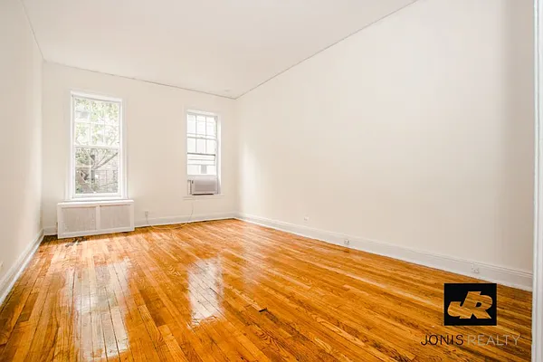 Rented by Jonis Realty | media 6