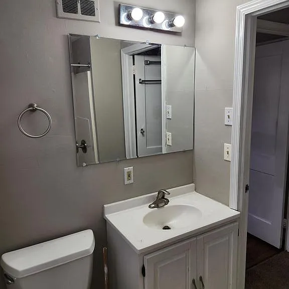 113 Fairfax Blvd — Photo 10