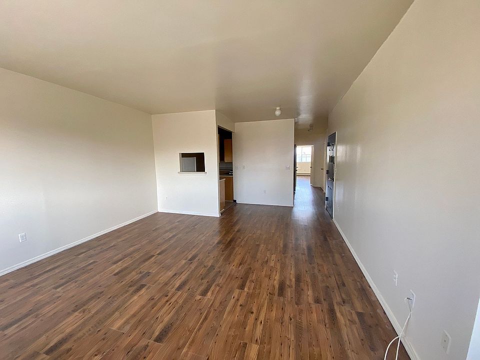 1st image of 1702 Park Pl Floor 3