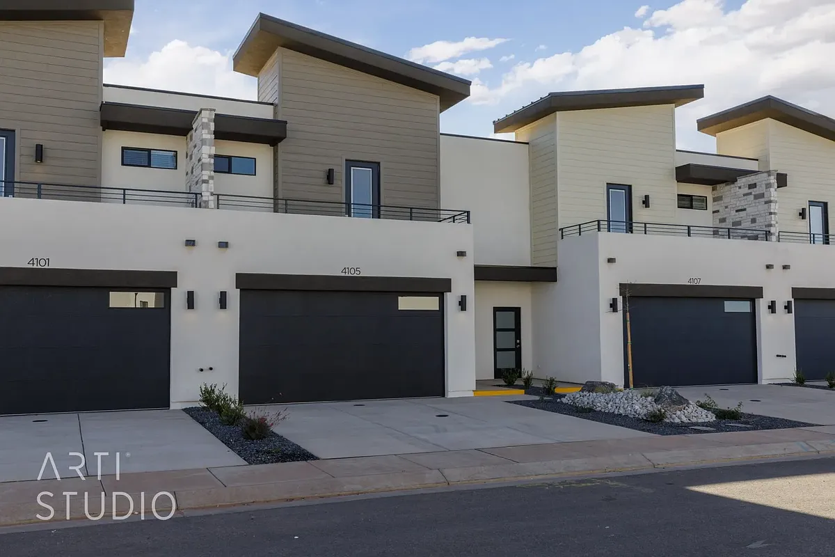 Building Photo - 4105 S Baywood Dr #83