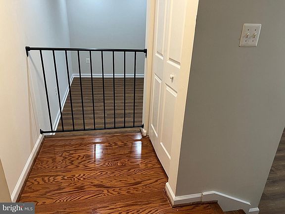 5th image of 11212 Cherry Hill Rd APT 302