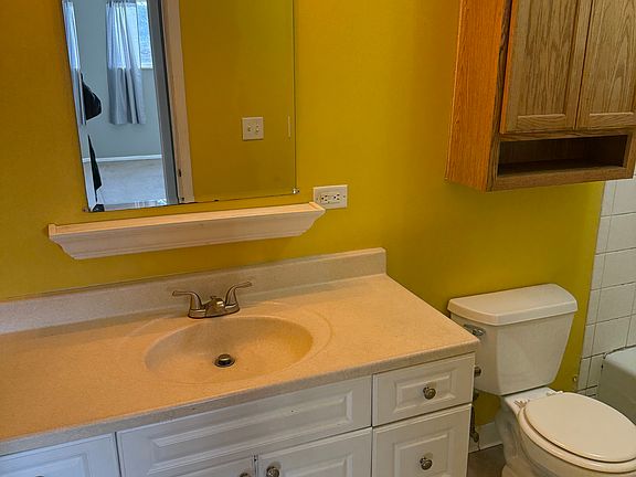 2nd image of 1918 Heatherway Ln Unit 36