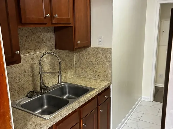 1040 Brandywine St, Jacksonville, FL 32208