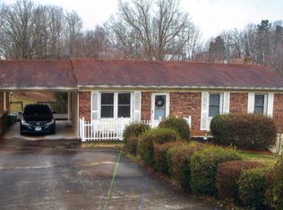 386 Oakland Dr, Collinsville, VA 24078