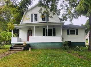 249 W Graham St, Dixon, IL 61021