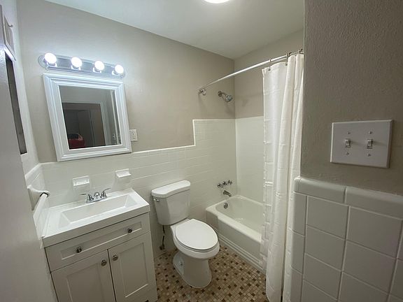3rd image of 2936 Hallmark Ln #A