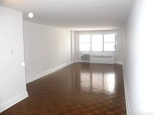 Rented by Metropolis Real Estate of Manhattan | media 37