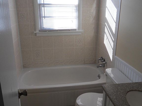 2nd image of 1038 13th Ave S #A