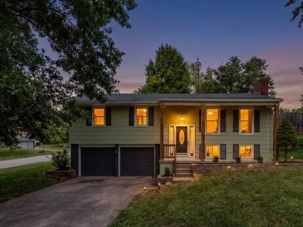 6739 NW Hilldale Dr, Kansas City, MO 64151