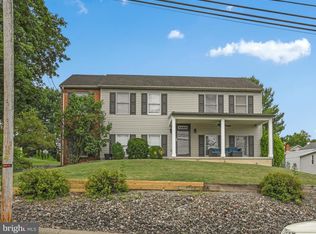 108 Fulton St, Akron, PA 17501