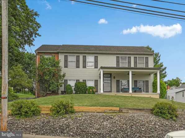 108 Fulton St, Akron, PA 17501