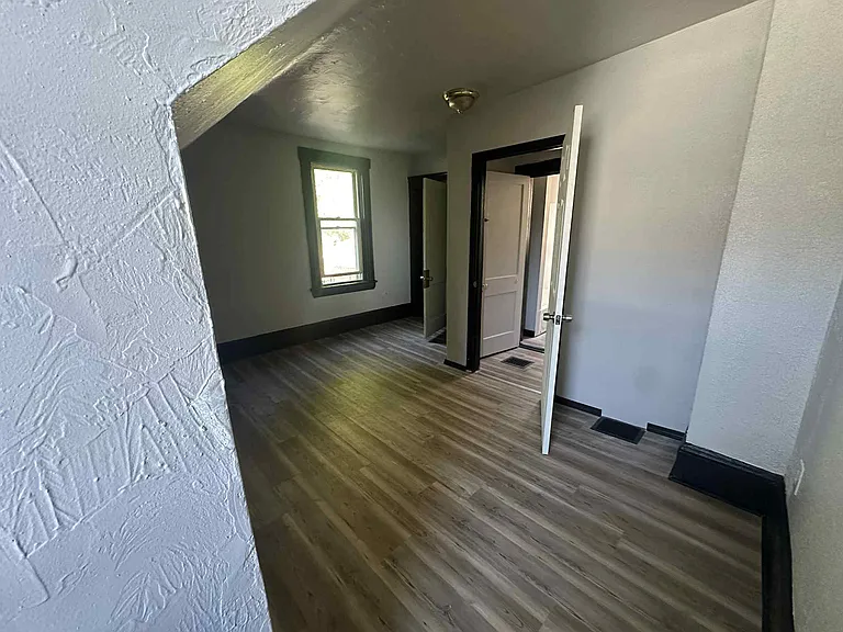 3133 W 84th St — Photo 9