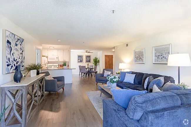 Westwood Executive House — Photo 16