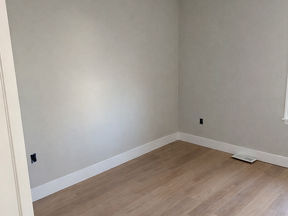 3rd image of 166 East Ave APT A