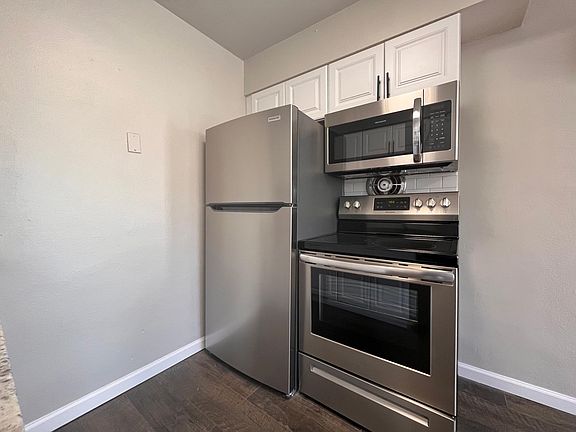 5th image of 4250 Miami St APT 1