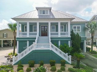 66 Bayou Cir, Gulfport, MS 39507