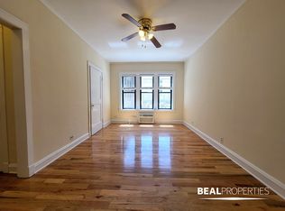 744 W Addison St #W2, Chicago, IL 60613