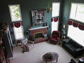 4th image of 2932 Country Club Ln
