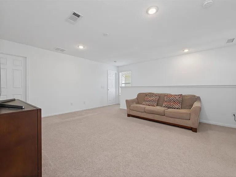 7326 Madison Commons Ln — Photo 20