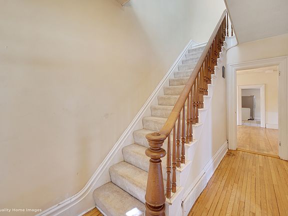 2nd image of 520 S Neltnor Blvd