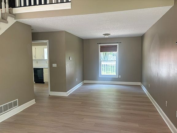 3rd image of 11569 Monrovia St