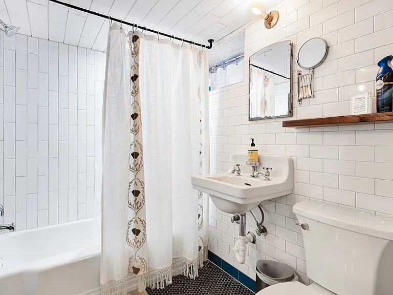 802 N Olive St — Photo 11