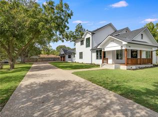 1805 North Dr, Taylor, TX 76574