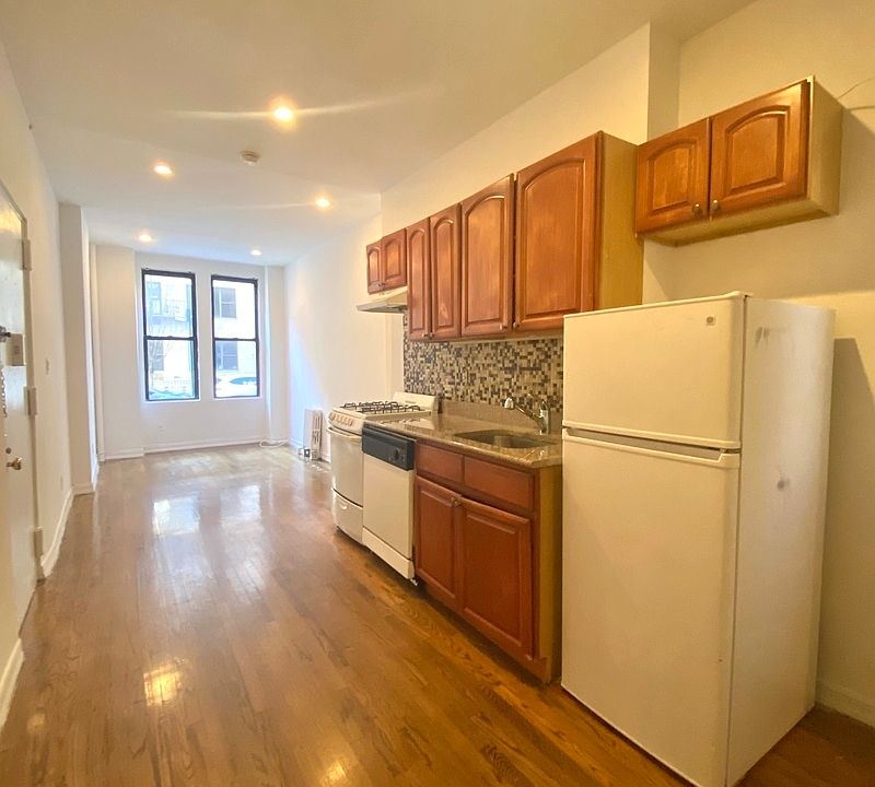 1st image of 507 E 81st St