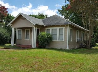 1025 W Court St, Seguin, TX 78155