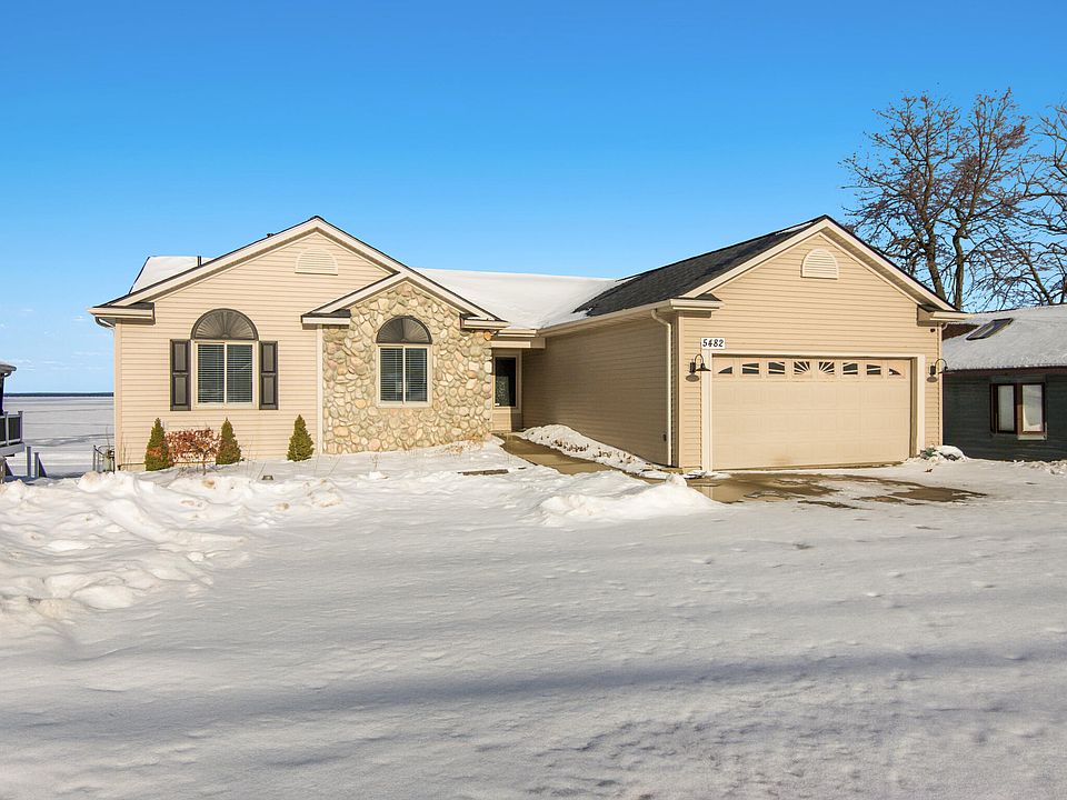 1st image of 5482 W Houghton Lake Dr