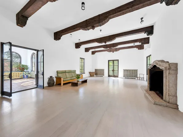 4621 Waldo Avenue image 9 of 18