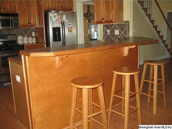 3rd image of 206 Creekwood Ct