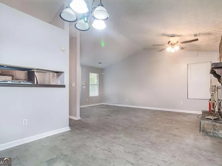5437 Glen Haven Dr — Photo 4