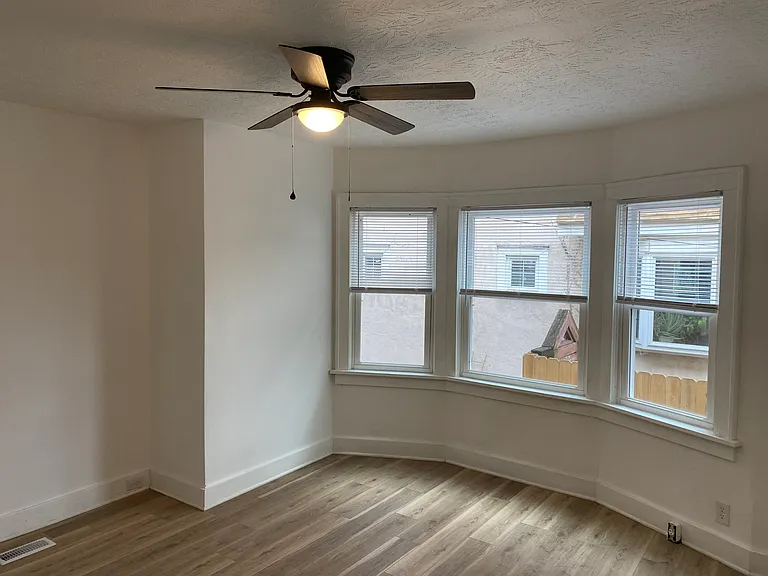 4315 Southern Pkwy #2 — Photo 2