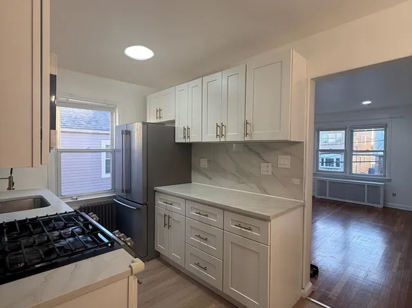 30 Kelly Parkway image 8 of 18