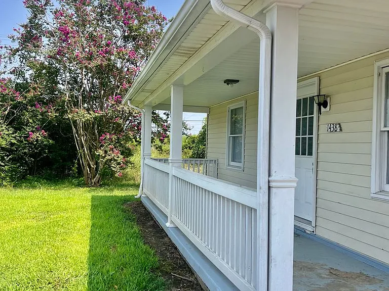 1438 Franklin St — Photo 3